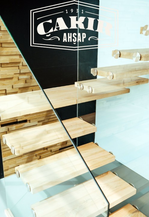 Cam Taşıyıcı Merdiven